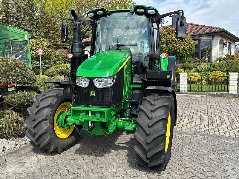 Traktor типа John Deere 6100M, Gebrauchtmaschine в Rubenow OT Groß Ernsthof (Фотография 3)