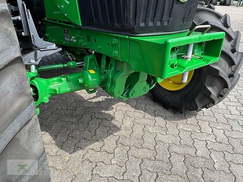 Traktor типа John Deere 6100M, Gebrauchtmaschine в Rubenow OT Groß Ernsthof (Фотография 10)