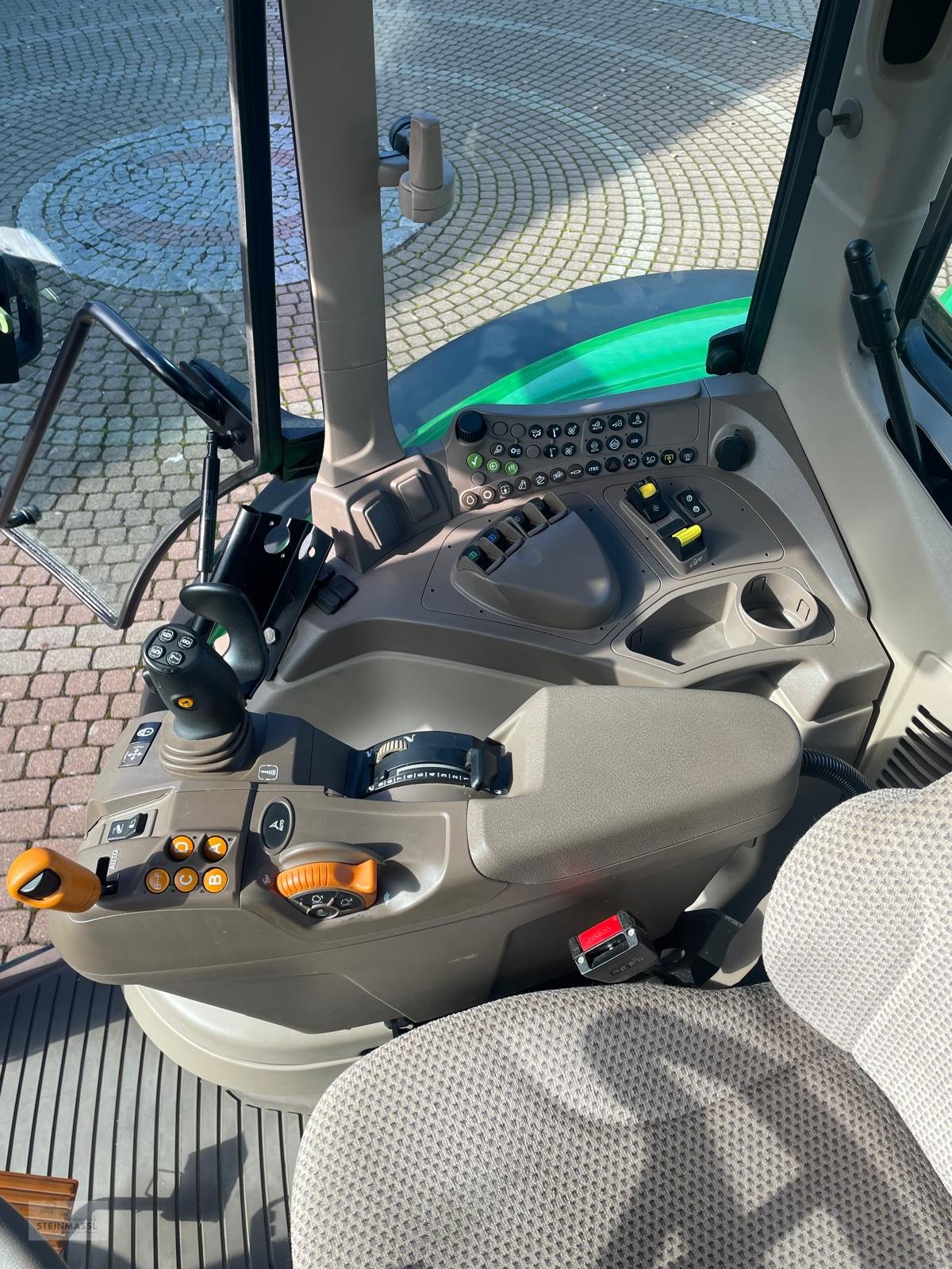 Traktor типа John Deere 6100M, Gebrauchtmaschine в Petting (Фотография 3)