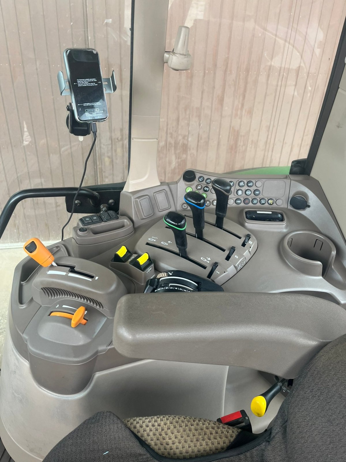 Traktor typu John Deere 6100M, Gebrauchtmaschine v Gerolsbach (Obrázek 2)