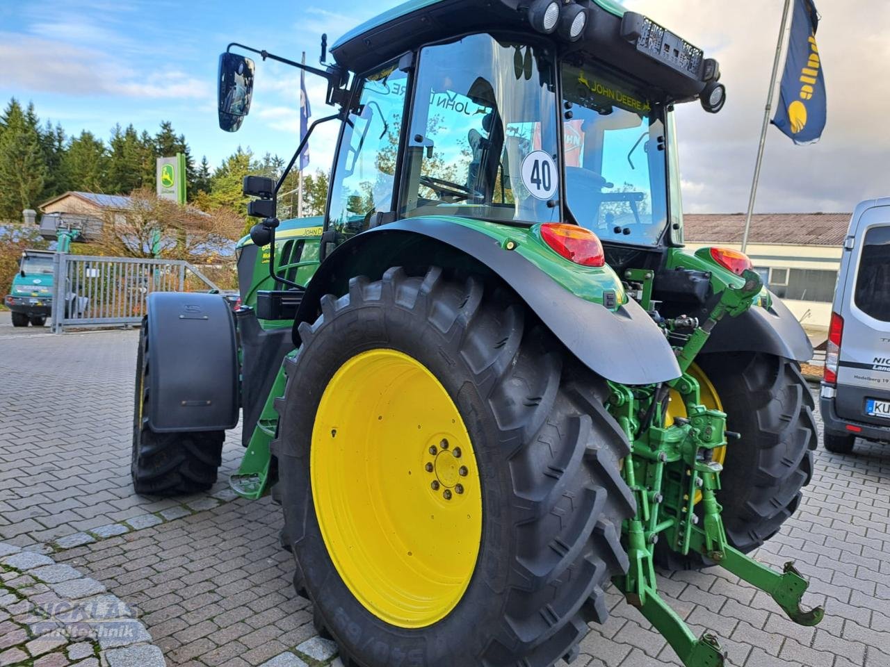 Traktor des Typs John Deere 6100RC, Gebrauchtmaschine in Schirradorf (Bild 8)