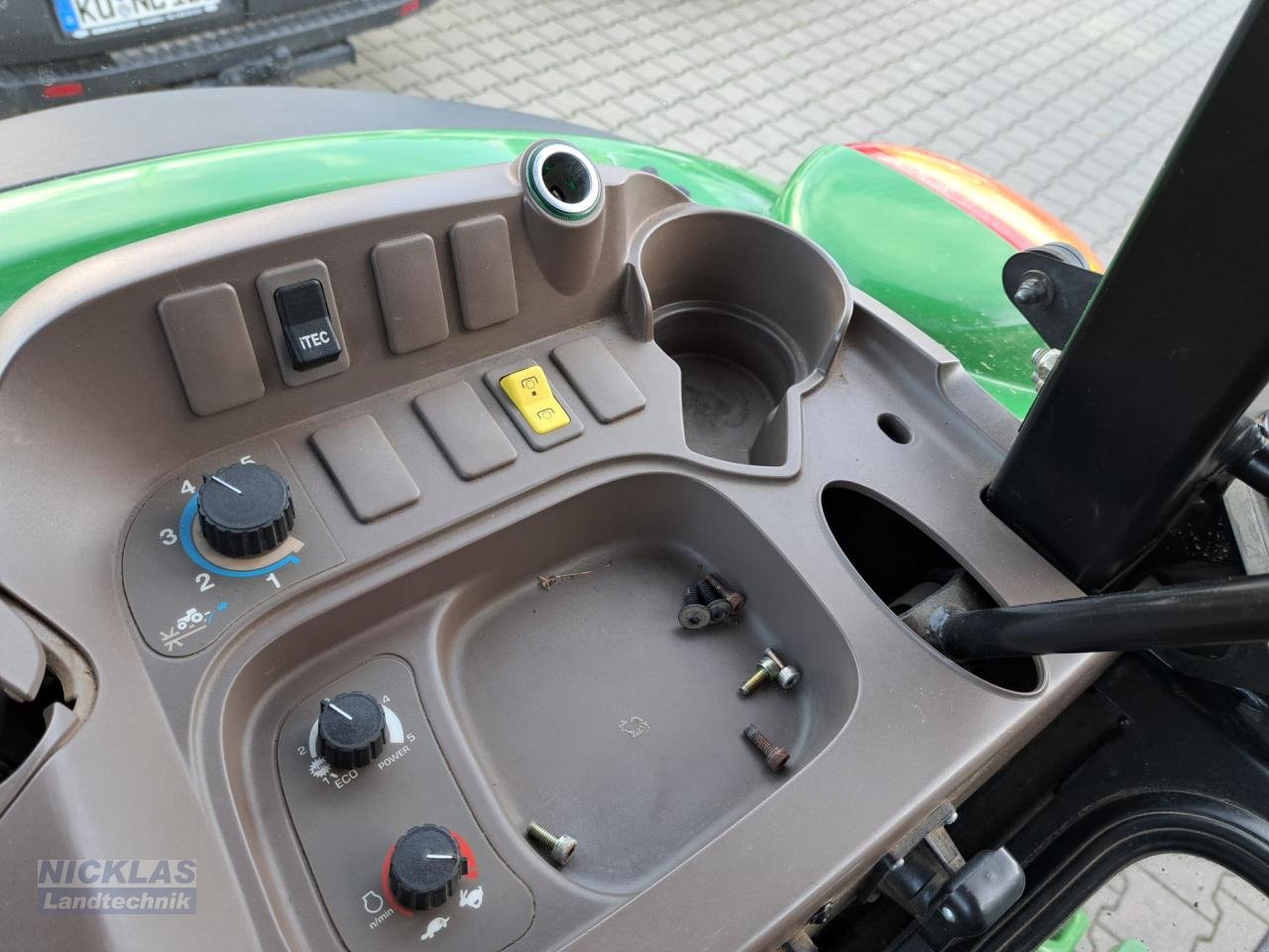 Traktor des Typs John Deere 6100RC, Gebrauchtmaschine in Schirradorf (Bild 10)