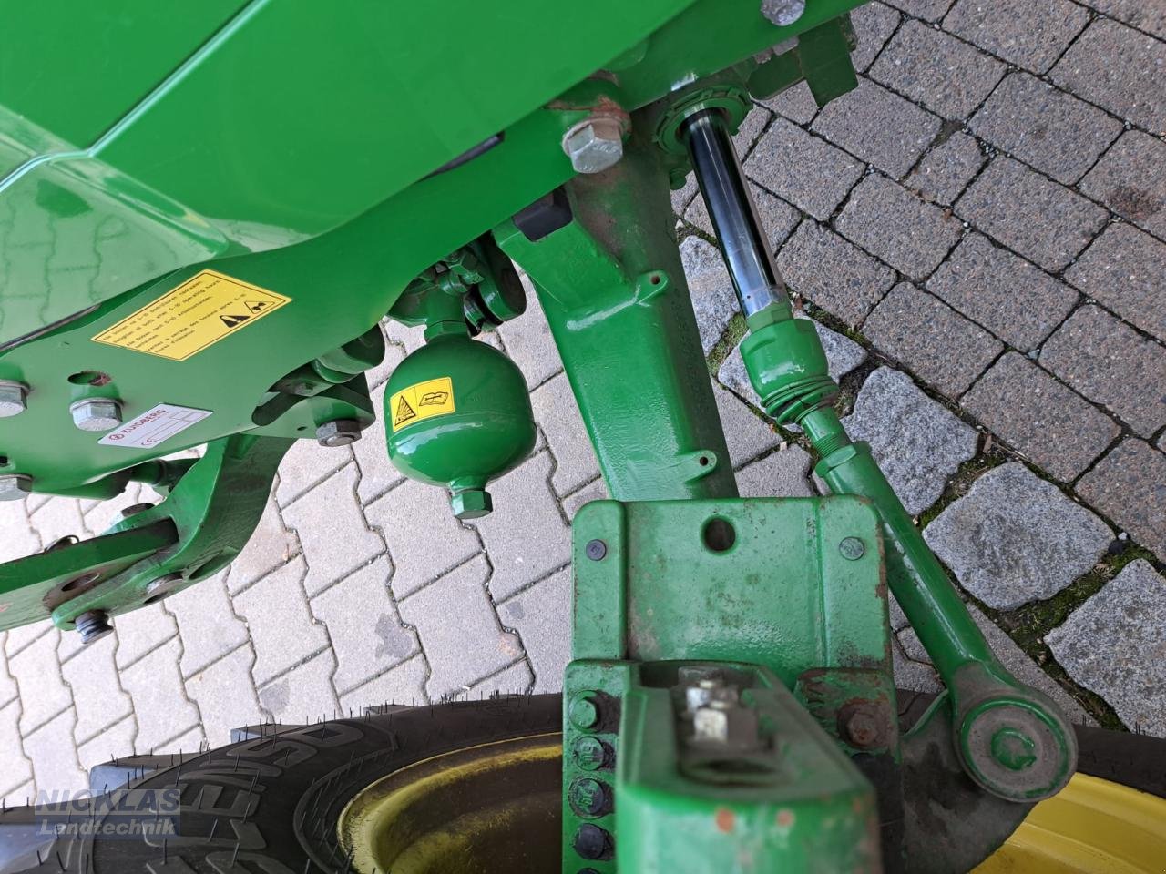 Traktor des Typs John Deere 6100RC, Gebrauchtmaschine in Schirradorf (Bild 12)