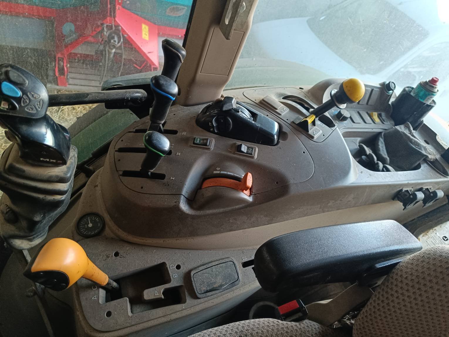 Traktor typu John Deere 6105 mc, Gebrauchtmaschine v Le Horps (Obrázek 10)