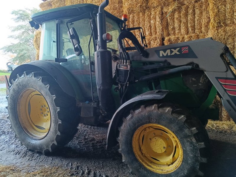 Traktor от тип John Deere 6105 mc, Gebrauchtmaschine в Le Horps