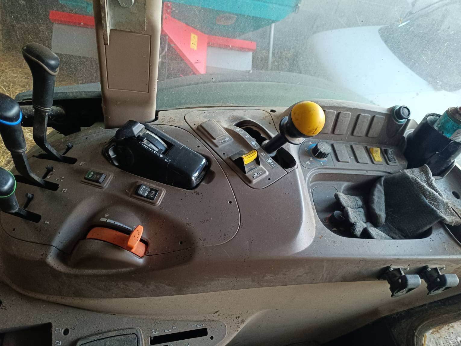 Traktor typu John Deere 6105 mc, Gebrauchtmaschine w Le Horps (Zdjęcie 8)