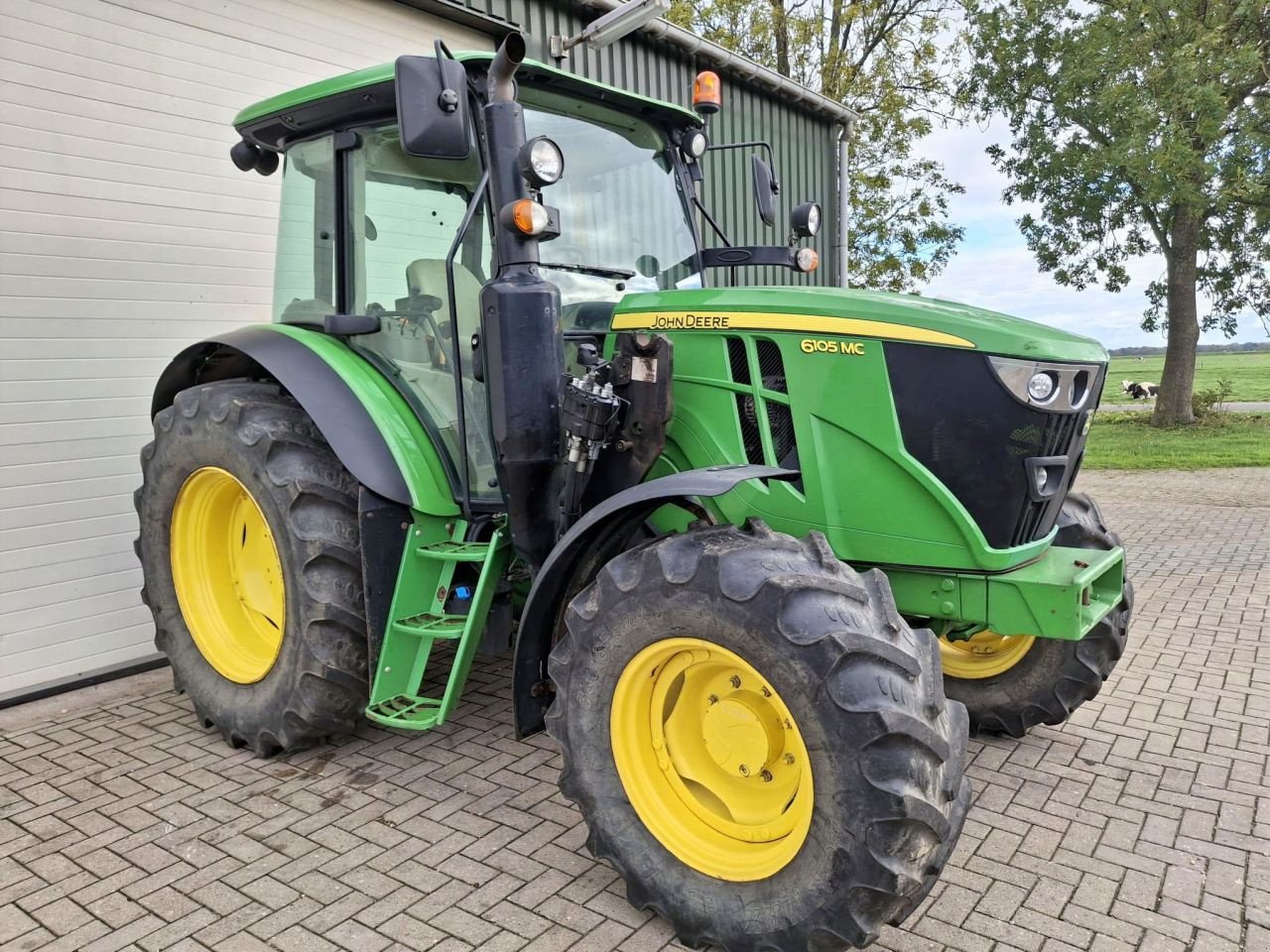 Traktor типа John Deere 6105MC, Gebrauchtmaschine в Witte paarden (Фотография 8)