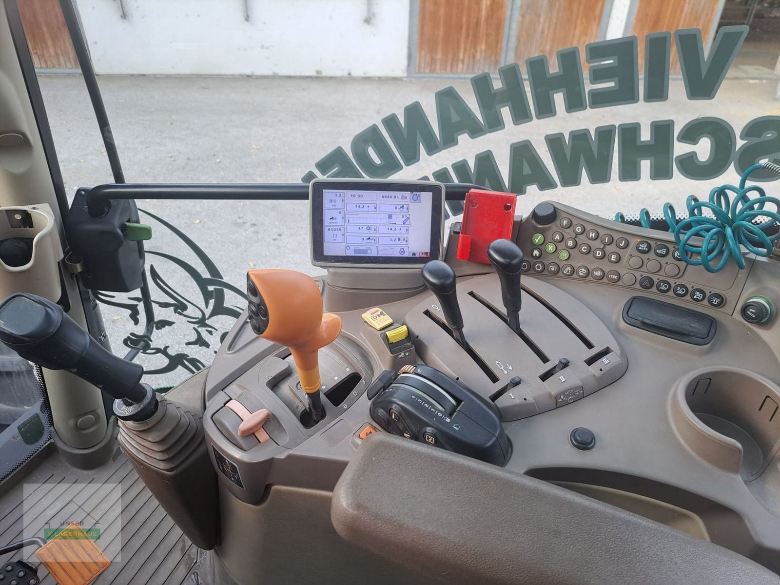 Traktor типа John Deere 6105R, Gebrauchtmaschine в Schlitters (Фотография 15)