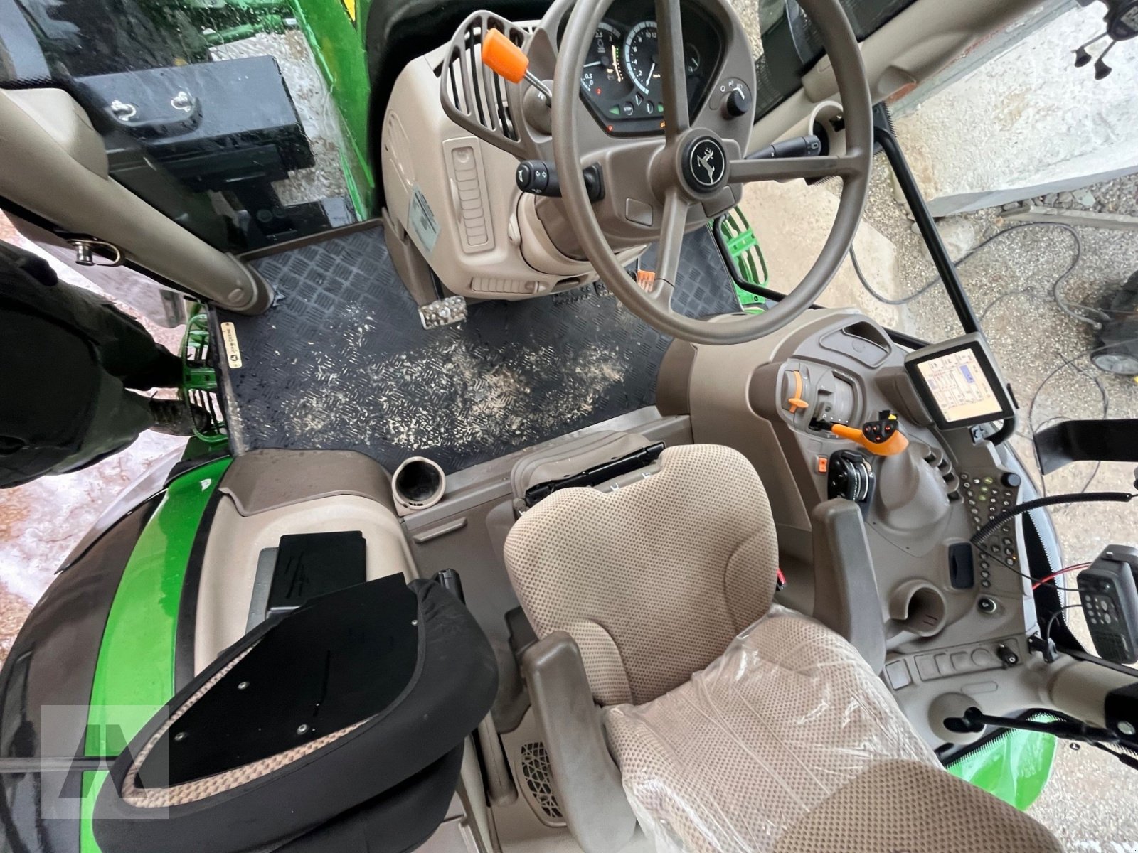 Traktor of the type John Deere 6105R, Gebrauchtmaschine in Langweid am Lech (Picture 10)