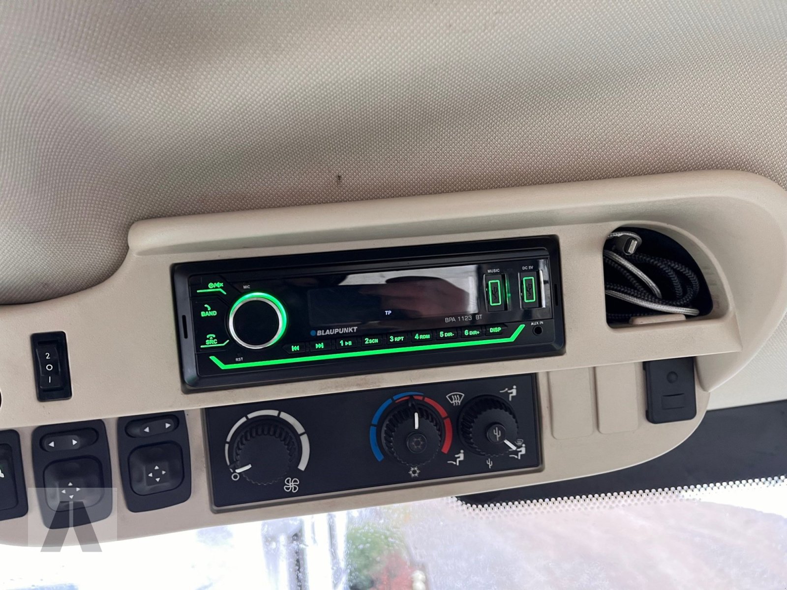 Traktor of the type John Deere 6105R, Gebrauchtmaschine in Langweid am Lech (Picture 11)