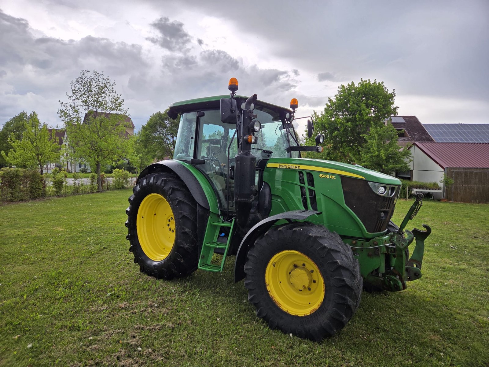 Traktor от тип John Deere 6105RC, Gebrauchtmaschine в Herrenberg (Снимка 2)