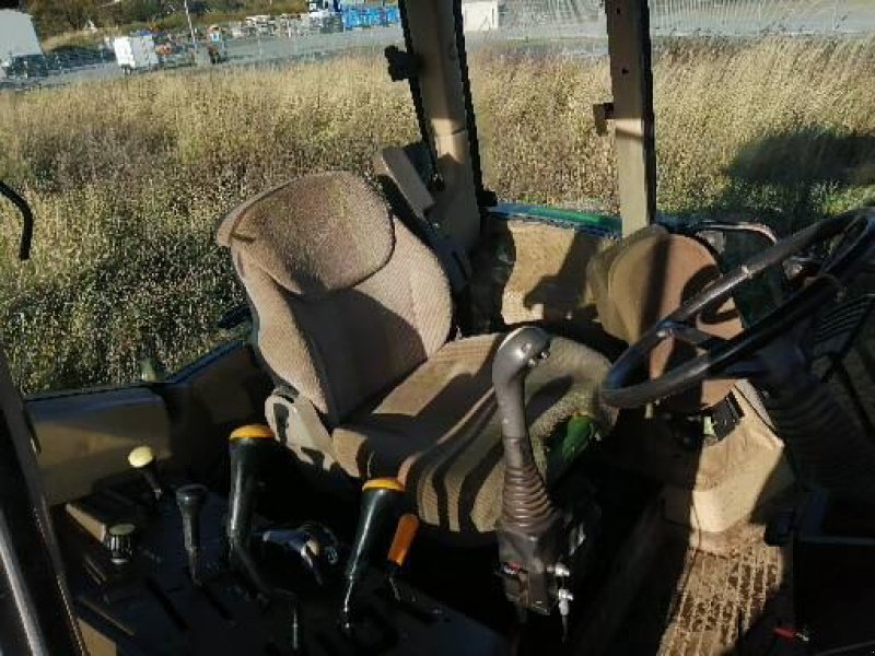 Traktor типа John Deere 6110 Frontlader+Druckluft, Gebrauchtmaschine в Mittelsdorf (Фотография 5)