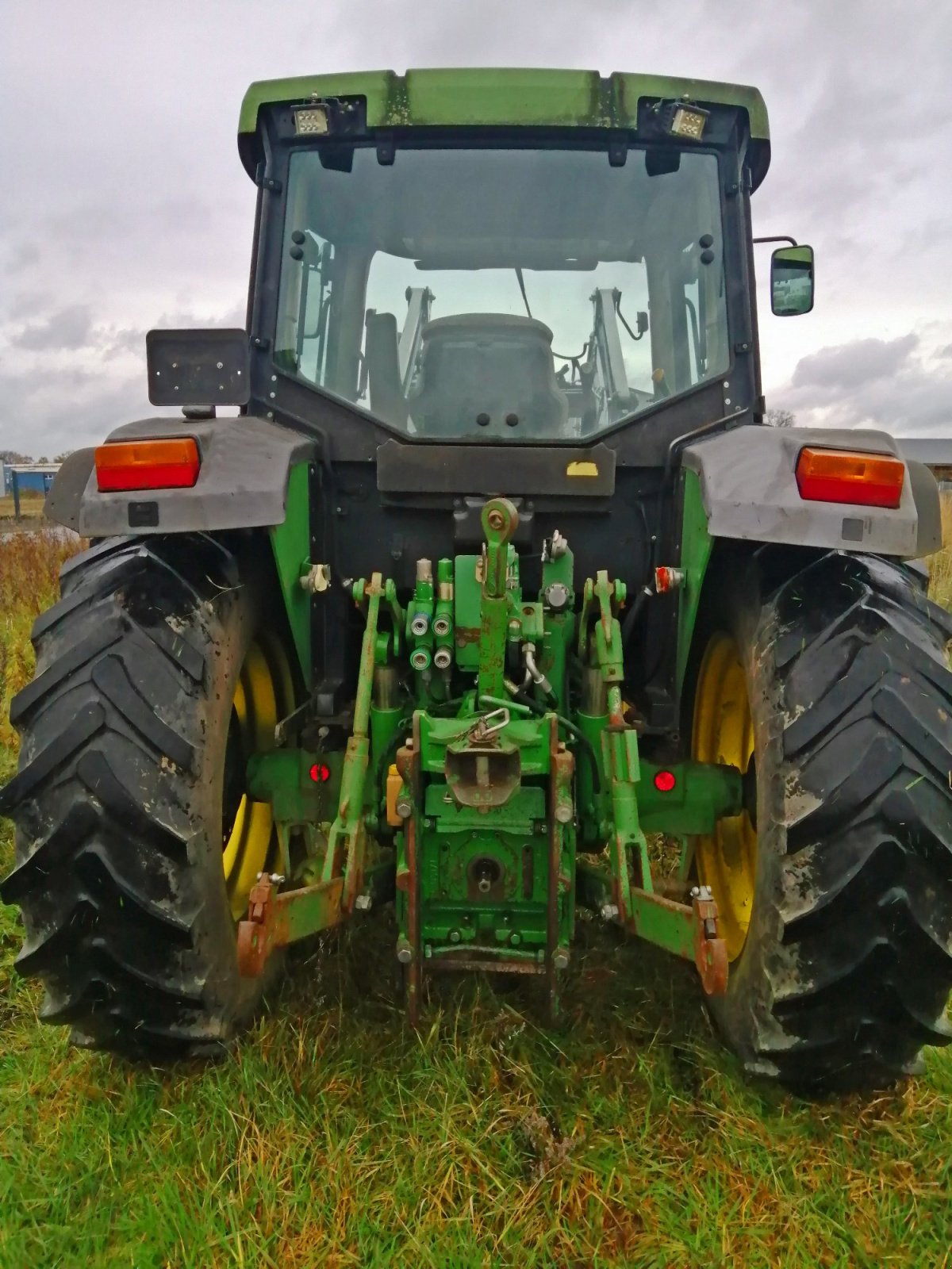 Traktor от тип John Deere 6110 Frontlader+Druckluft, Gebrauchtmaschine в Mittelsdorf (Снимка 3)