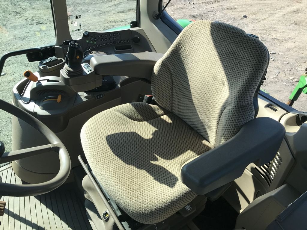 Traktor tipa John Deere 6110 M AUTOPOWER, Gebrauchtmaschine u UZERCHE (Slika 11)