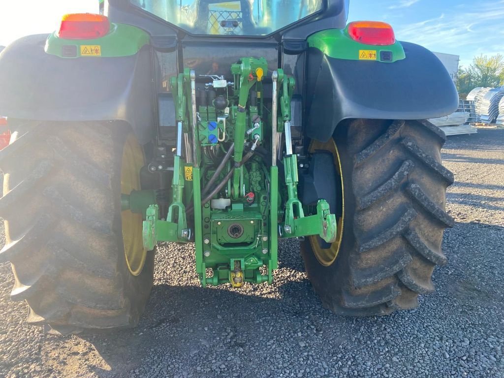 Traktor of the type John Deere 6110 M COMMAND QUAD +, Gebrauchtmaschine in MAURIAC (Picture 8)