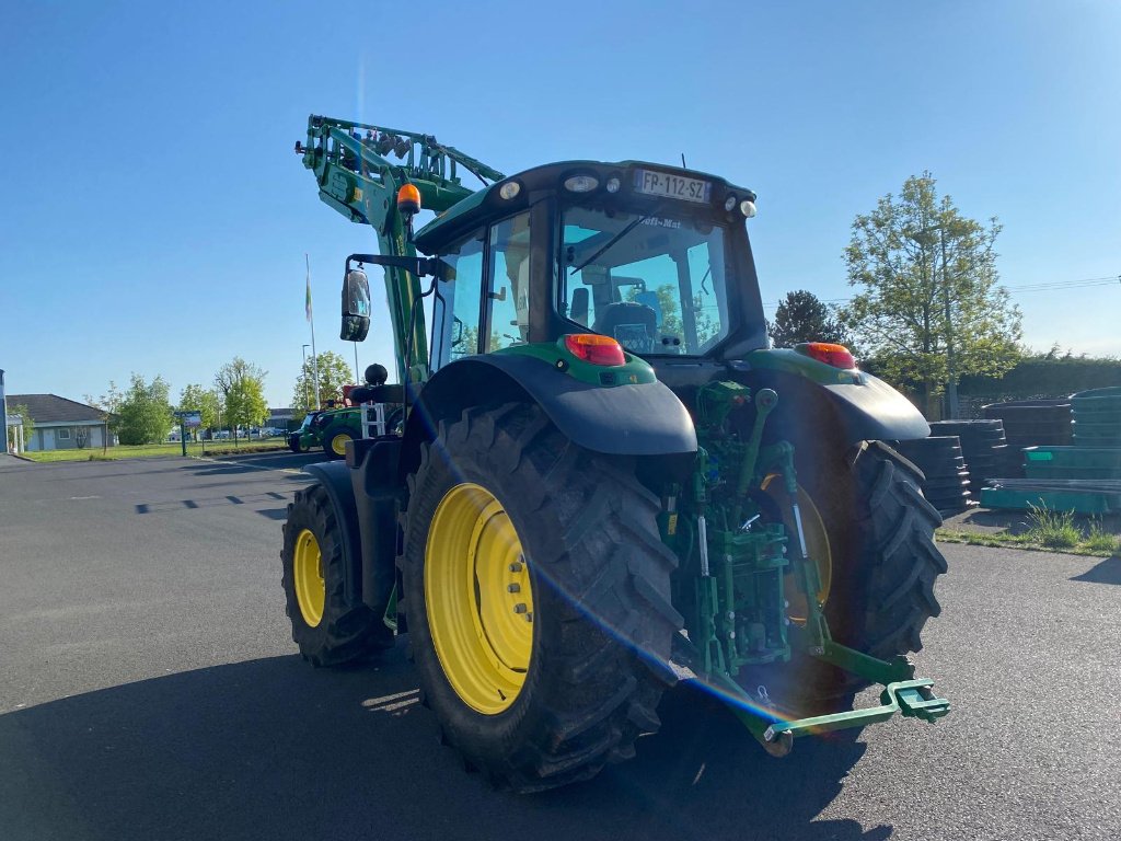 Traktor от тип John Deere 6110 M COMMAND QUAD, Gebrauchtmaschine в SAINT FLOUR (Снимка 3)