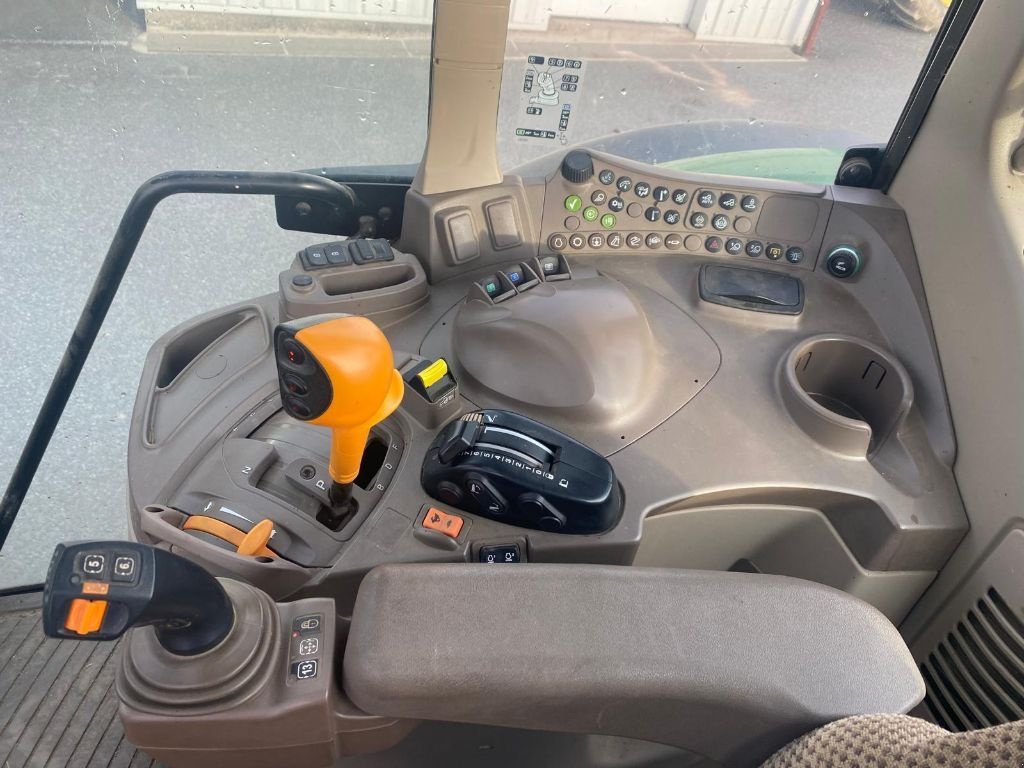 Traktor des Typs John Deere 6110 M POWERQUAD +, Gebrauchtmaschine in GUERET (Bild 9)
