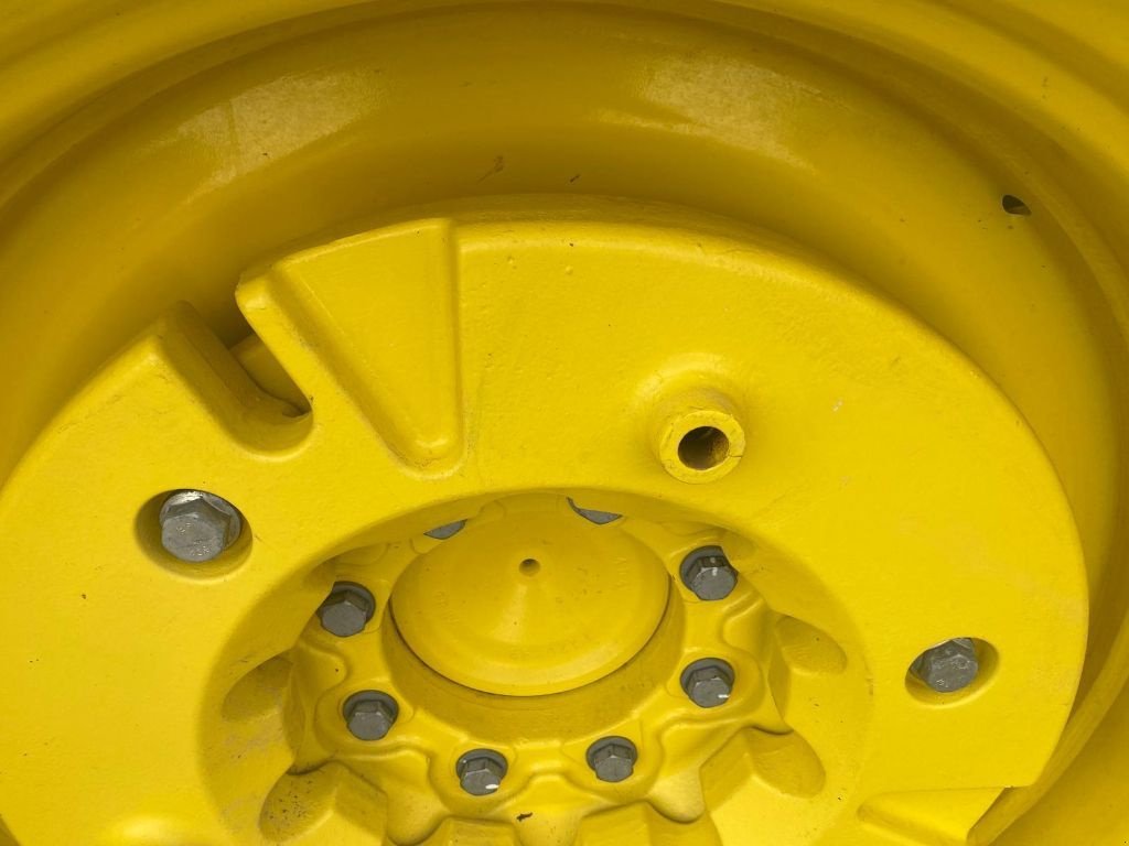 Traktor des Typs John Deere 6110 M POWERQUAD +, Gebrauchtmaschine in GUERET (Bild 11)