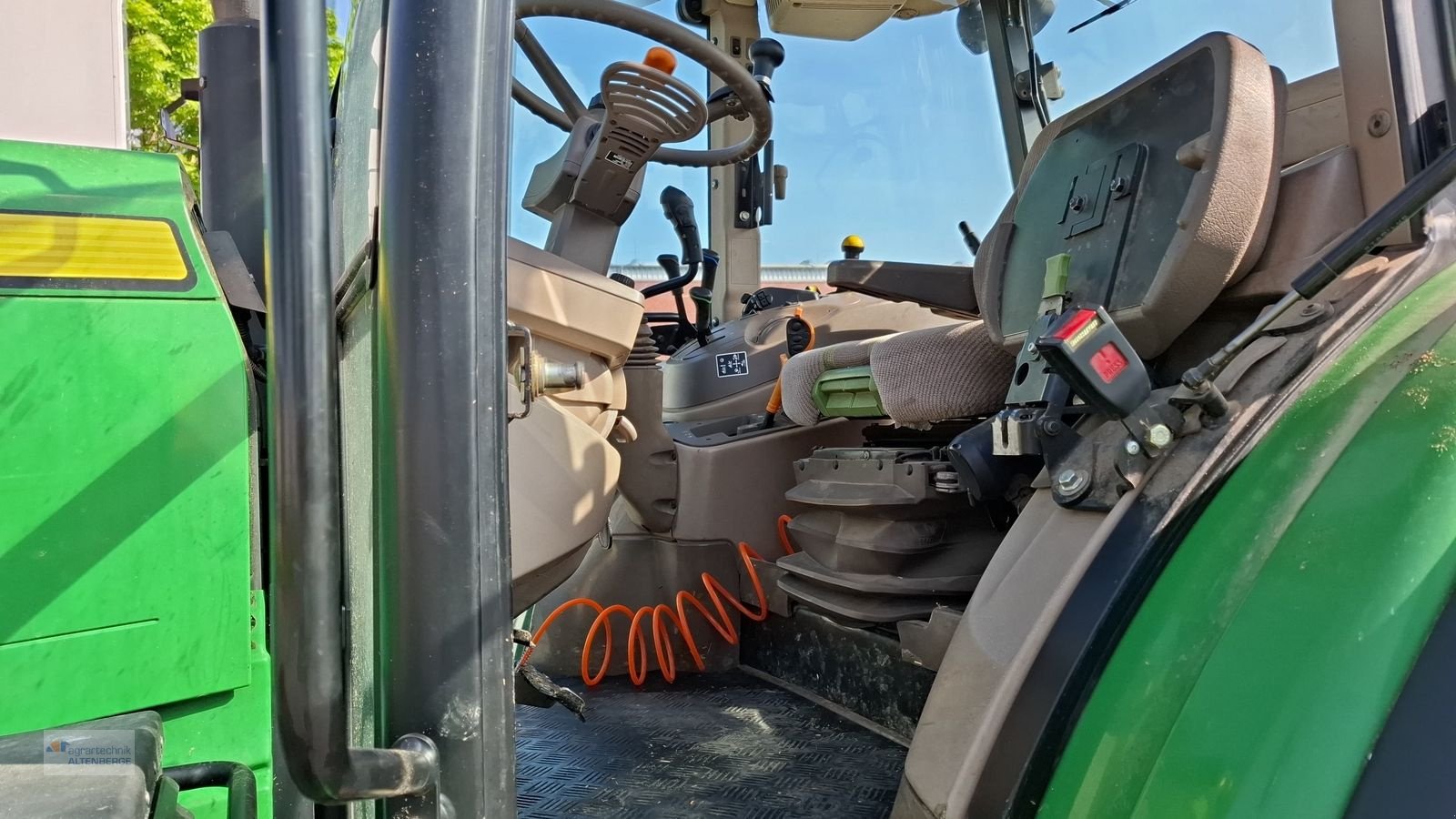 Traktor typu John Deere 6110 MC Powerquad-Plus 24/24 Getriebe, Gebrauchtmaschine v Altenberge (Obrázek 6)