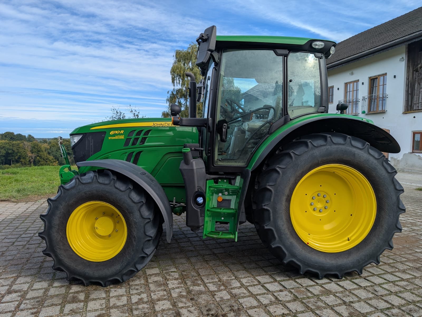Traktor типа John Deere 6110 Premium, Gebrauchtmaschine в Trostberg (Фотография 3)