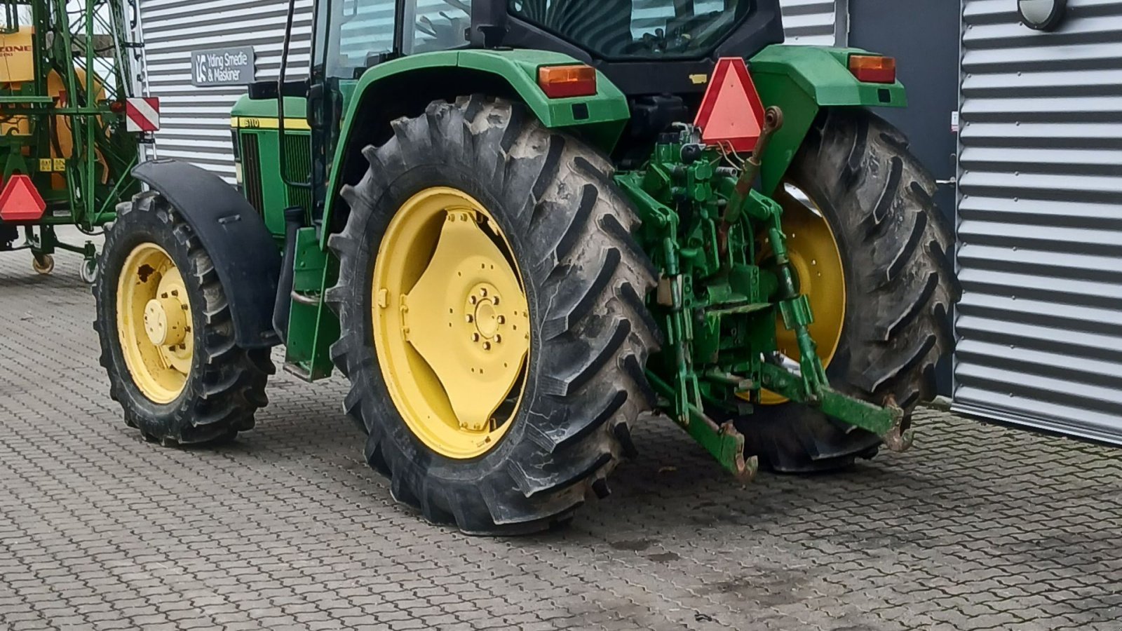 Traktor от тип John Deere 6110, Gebrauchtmaschine в Horsens (Снимка 3)