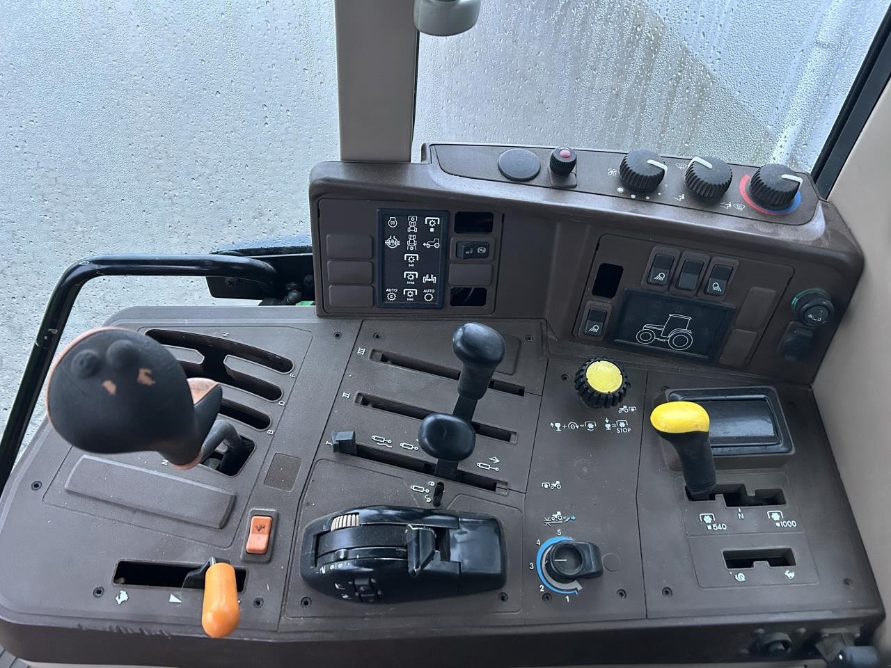 Traktor del tipo John Deere 6110, Gebrauchtmaschine en Trige (Imagen 3)