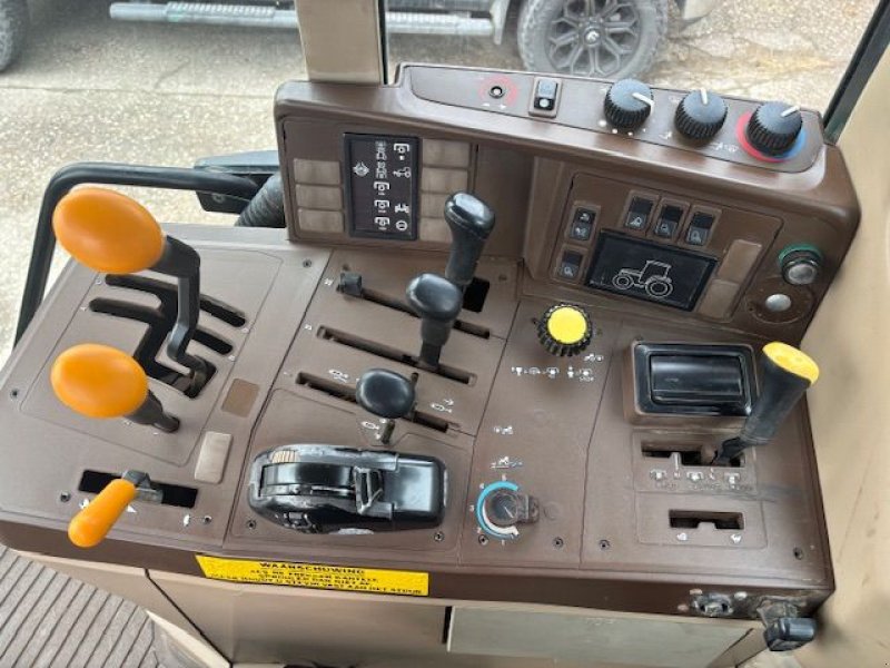 Traktor typu John Deere 6110, Gebrauchtmaschine v St. - Jacobiparochie (Obrázok 9)