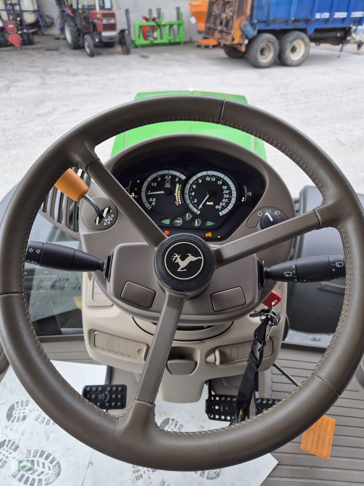 Traktor типа John Deere 6110, Gebrauchtmaschine в Klagenfurt (Фотография 7)