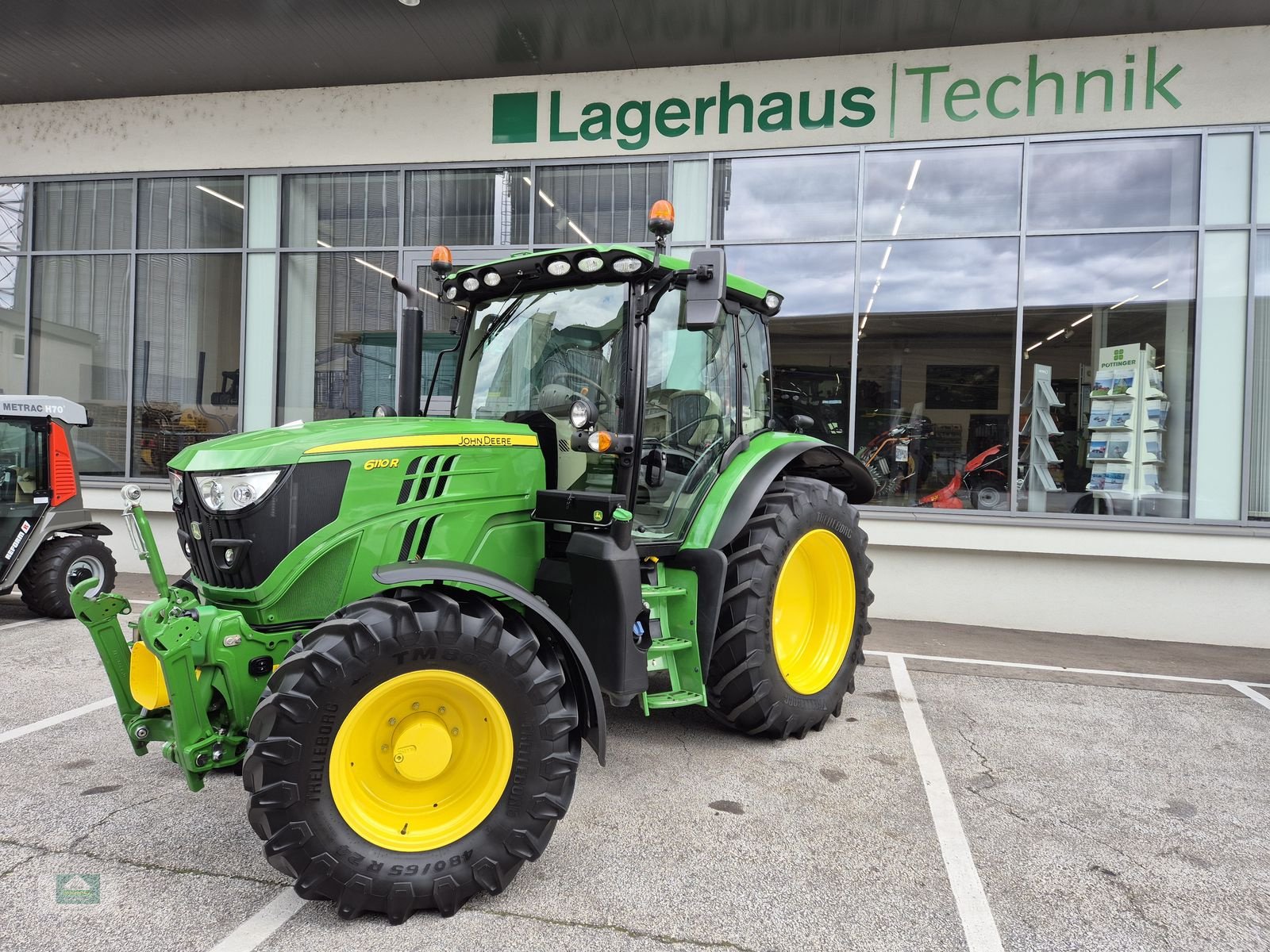Traktor типа John Deere 6110, Gebrauchtmaschine в Klagenfurt (Фотография 9)