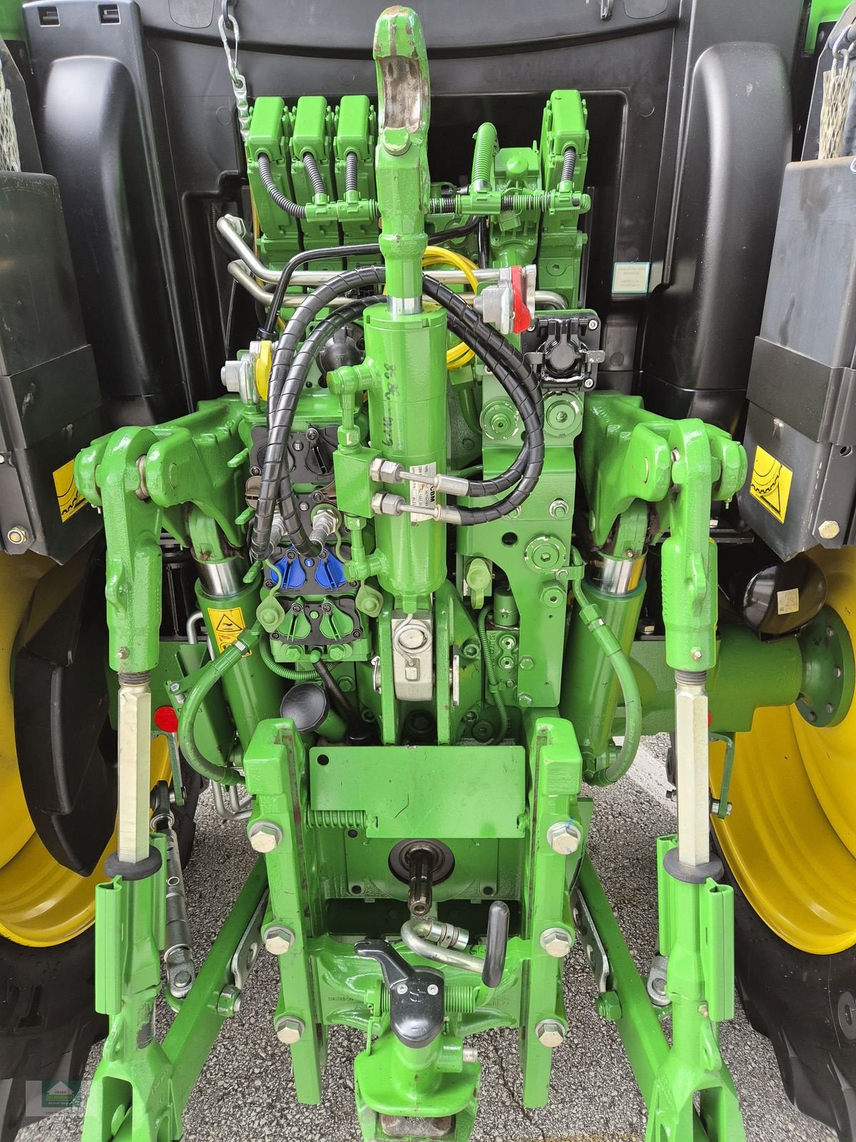 Traktor типа John Deere 6110, Gebrauchtmaschine в Klagenfurt (Фотография 12)