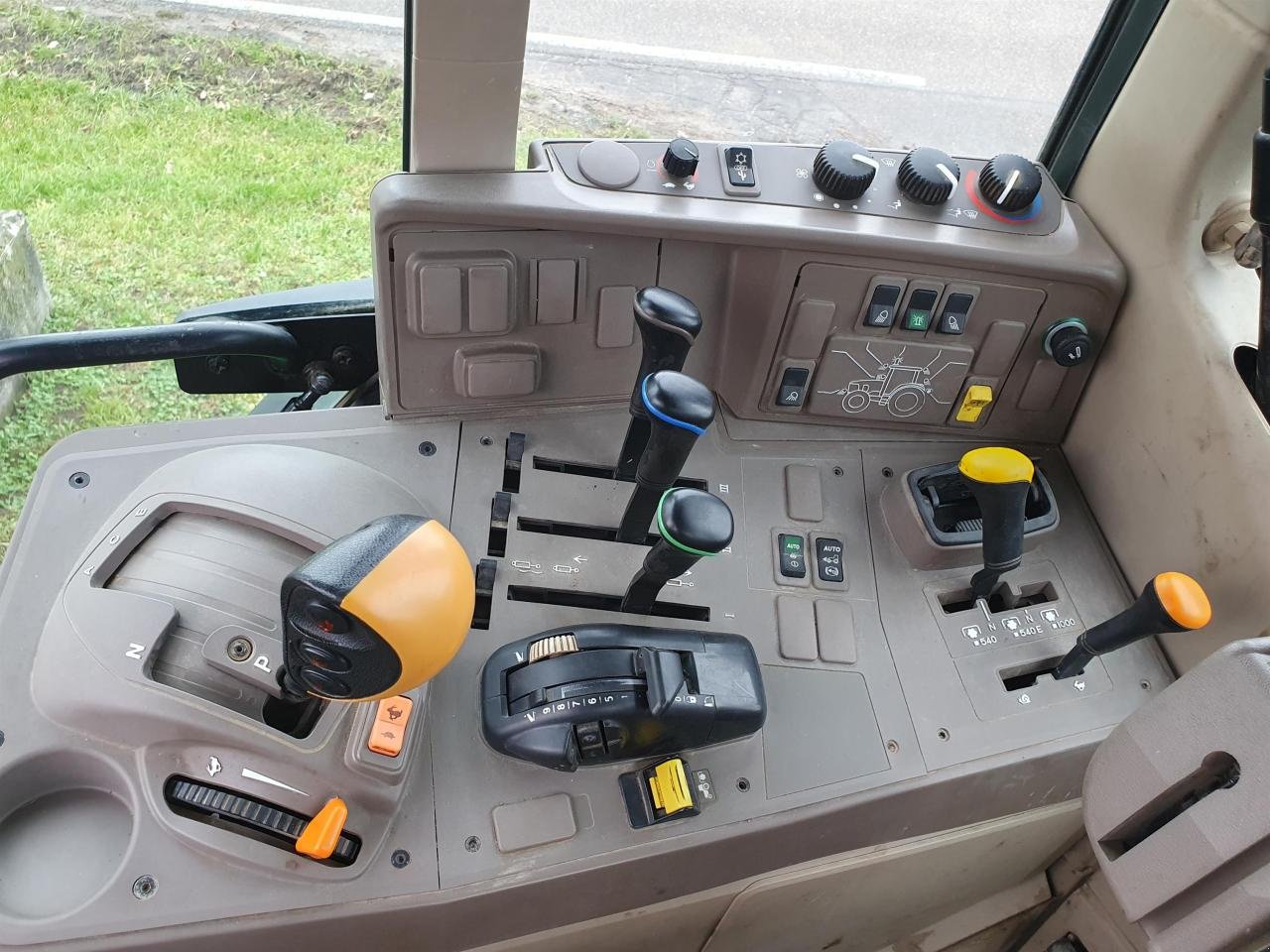 Traktor του τύπου John Deere 6110M Superkriechgang, Gebrauchtmaschine σε Niederkirchen (Φωτογραφία 12)