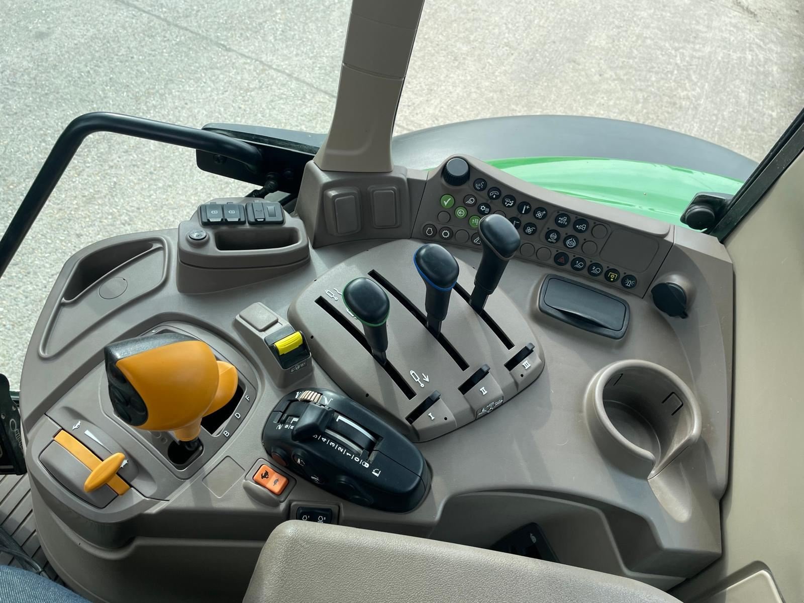 Traktor del tipo John Deere 6110M, Gebrauchtmaschine In BOSC LE HARD (Immagine 9)