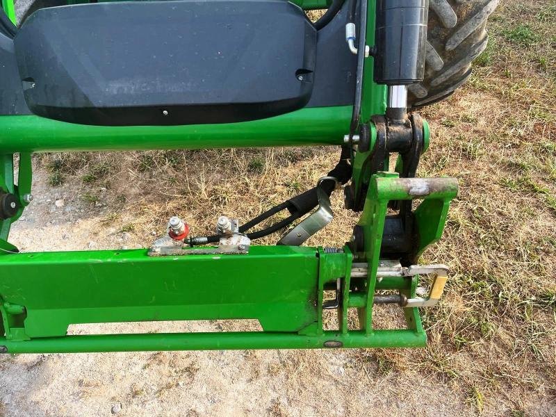 Traktor типа John Deere 6110M, Gebrauchtmaschine в LE PONT CHRETIEN (Фотография 10)