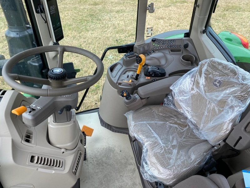 Traktor typu John Deere 6110M, Gebrauchtmaschine v LE PONT CHRETIEN (Obrázek 10)