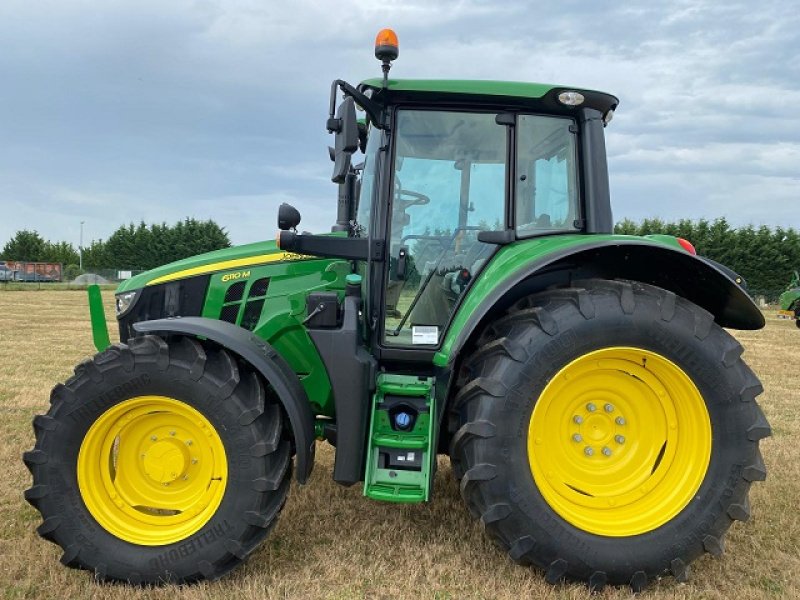 Traktor typu John Deere 6110M, Gebrauchtmaschine v LE PONT CHRETIEN (Obrázek 2)