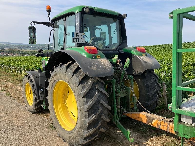 Traktor des Typs John Deere 6110M, Gebrauchtmaschine in VOUZIERS (Bild 4)