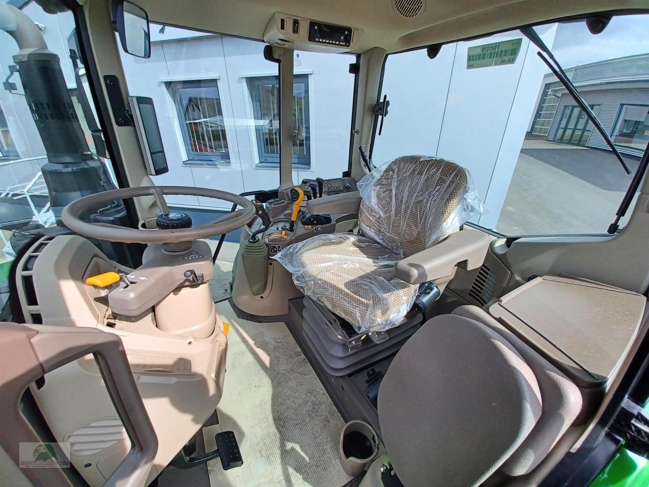 Traktor des Typs John Deere 6110M, Neumaschine in Teichröda (Bild 7)