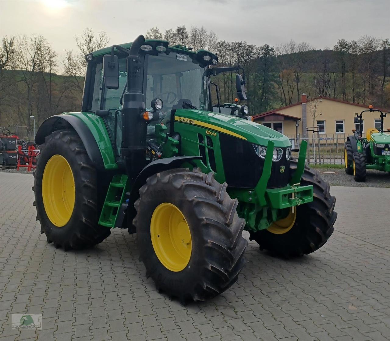 Traktor des Typs John Deere 6110M, Neumaschine in Teichröda (Bild 2)