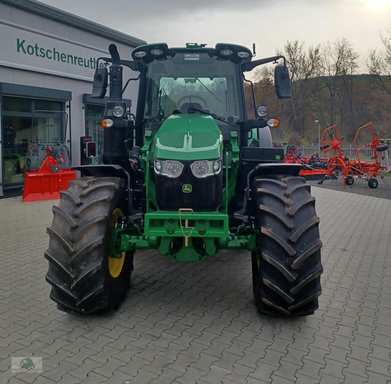 Traktor des Typs John Deere 6110M, Neumaschine in Teichröda (Bild 10)
