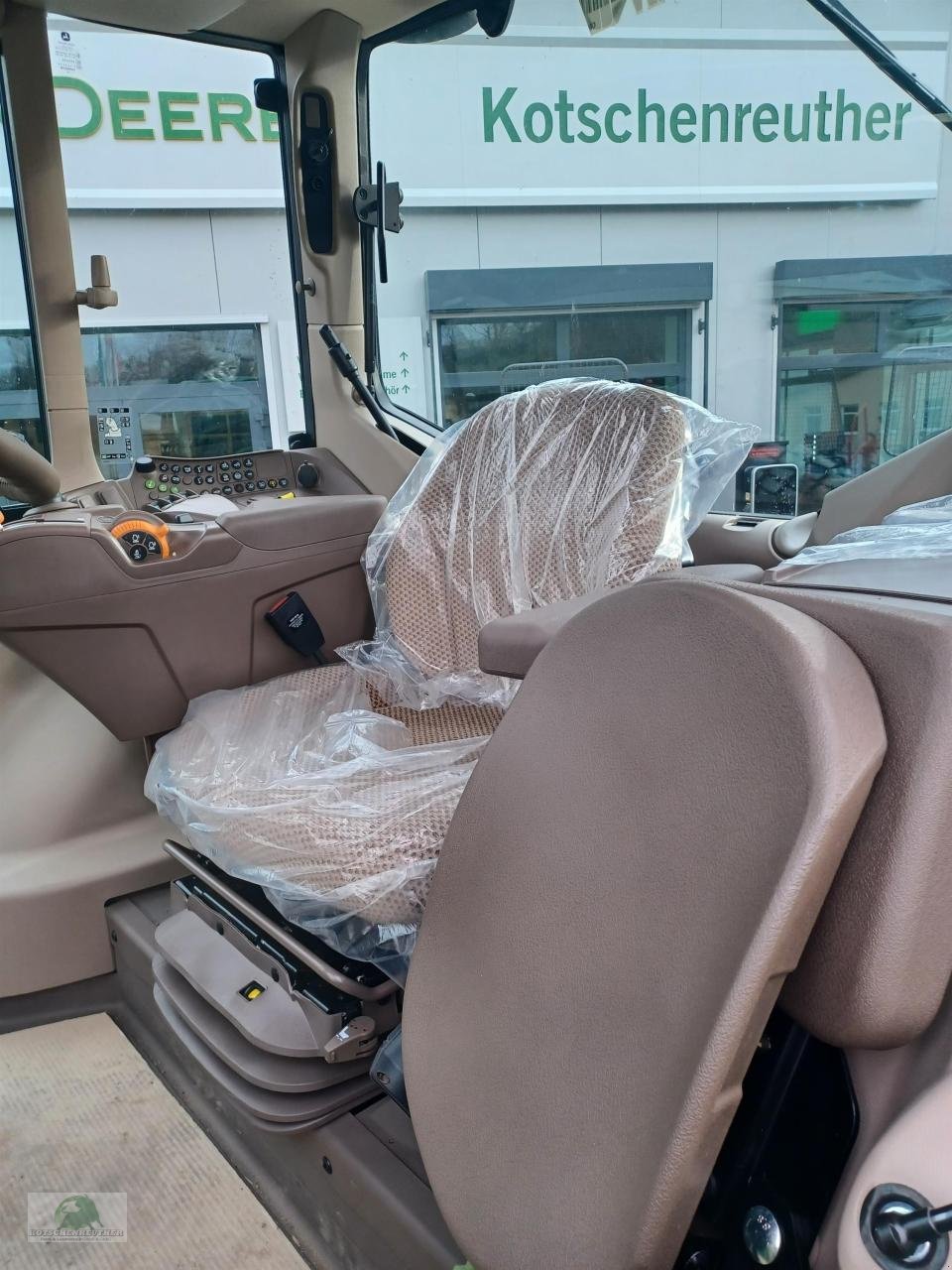 Traktor des Typs John Deere 6110M, Neumaschine in Teichröda (Bild 11)