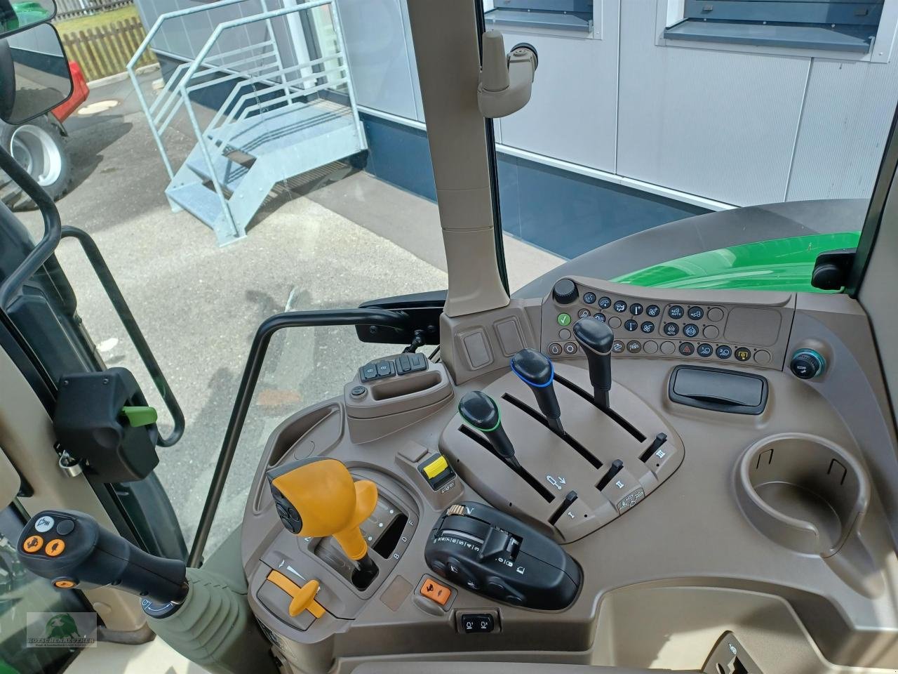 Traktor Türe ait John Deere 6110M, Neumaschine içinde Steinwiesen (resim 8)