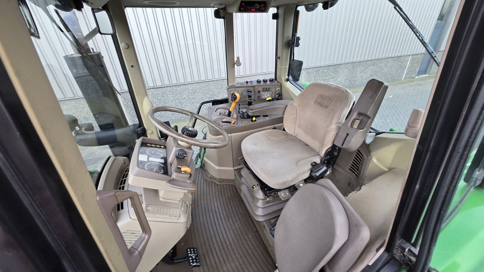 Traktor типа John Deere 6110M, Gebrauchtmaschine в Deurne (Фотография 7)