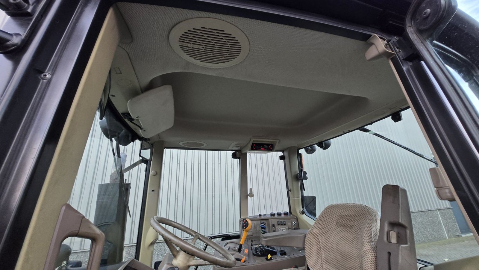 Traktor типа John Deere 6110M, Gebrauchtmaschine в Deurne (Фотография 8)