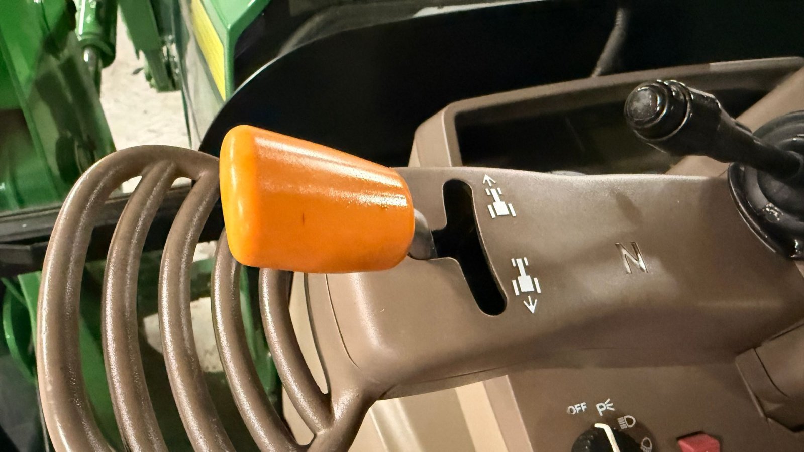 Traktor des Typs John Deere 6110MC, Gebrauchtmaschine in Ølen (Bild 17)