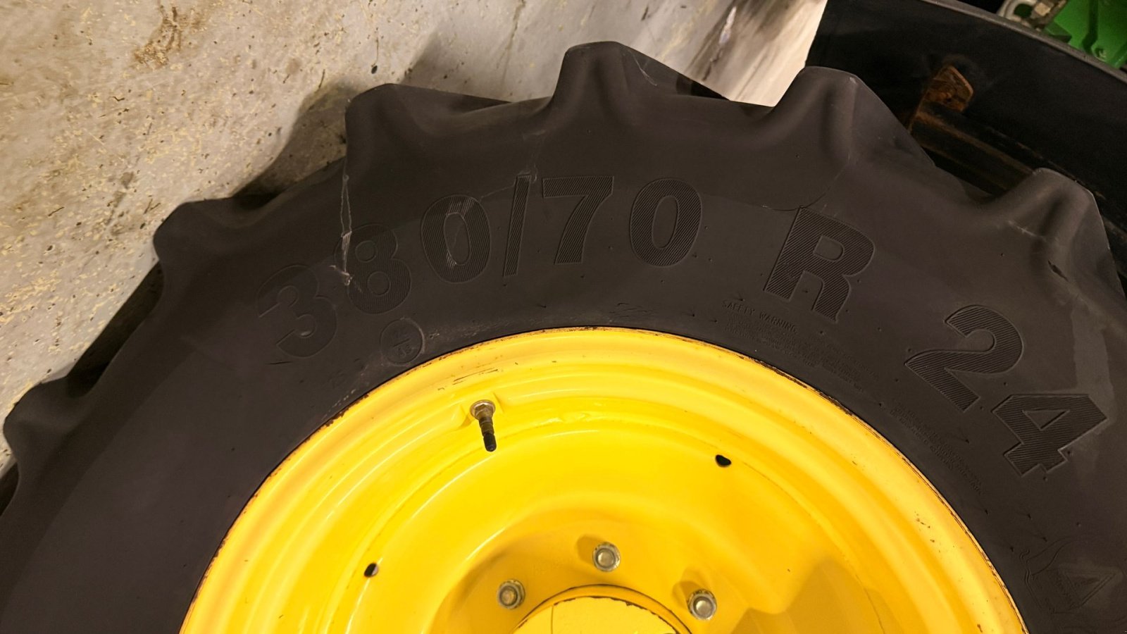 Traktor des Typs John Deere 6110MC, Gebrauchtmaschine in Ølen (Bild 11)