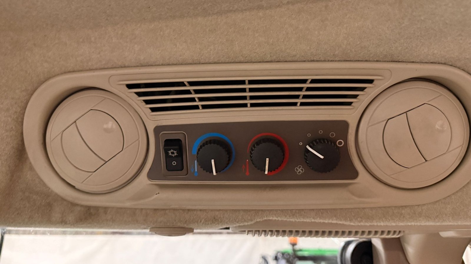 Traktor des Typs John Deere 6110MC, Gebrauchtmaschine in Ølen (Bild 16)