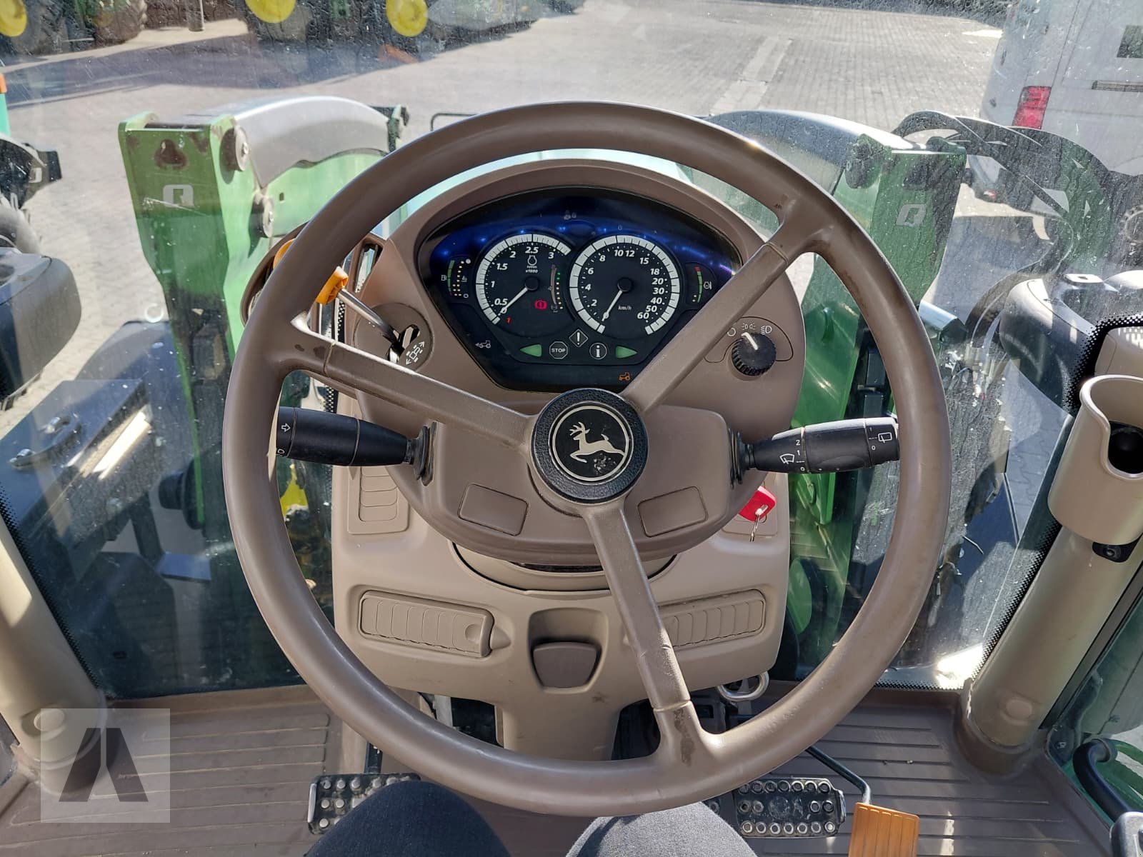 Traktor Türe ait John Deere 6110R 6110 R AutoQuad, Gebrauchtmaschine içinde Regensburg (resim 11)