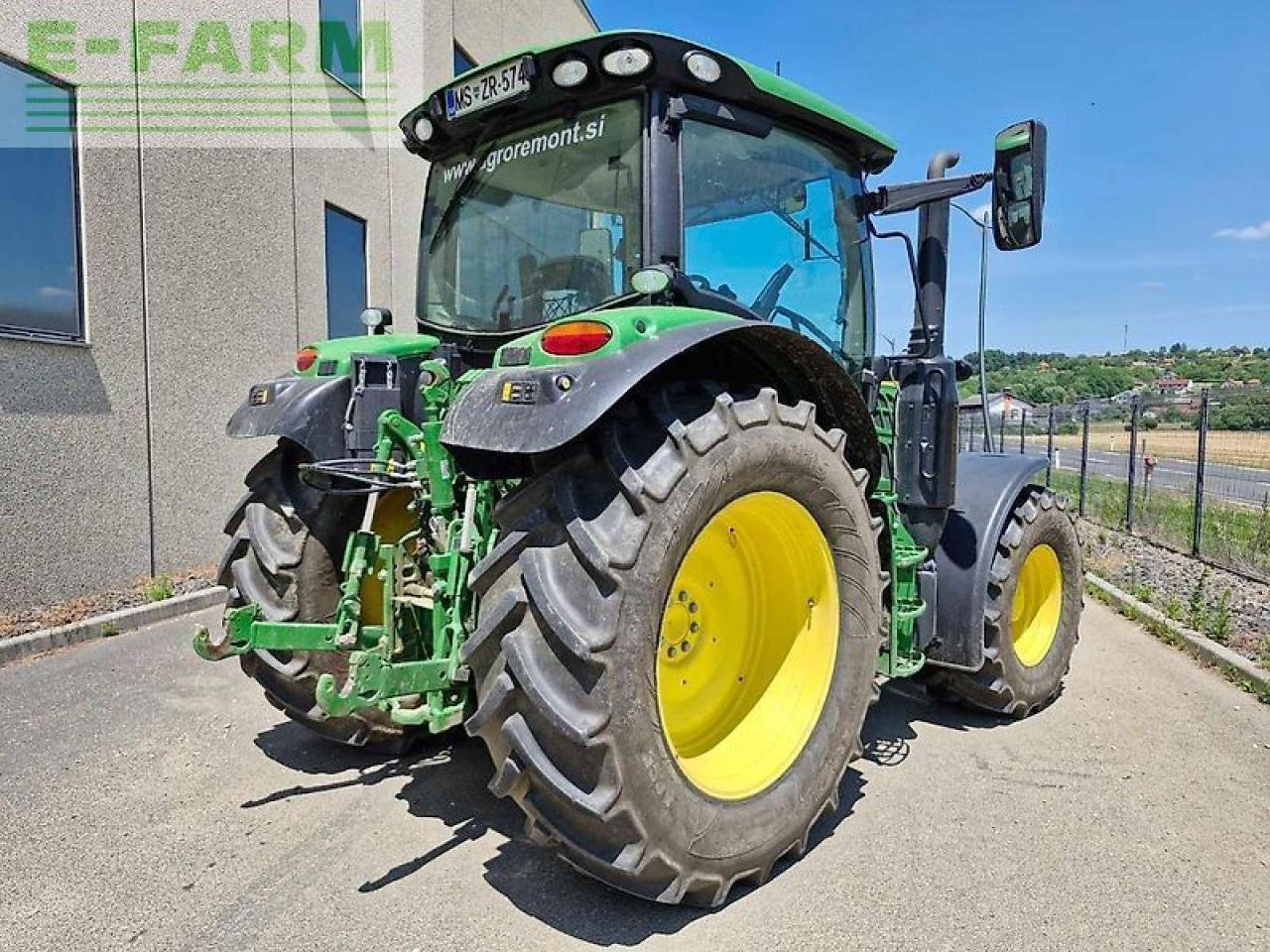 Traktor van het type John Deere 6110r, Gebrauchtmaschine in SV. TROJIC (Foto 3)