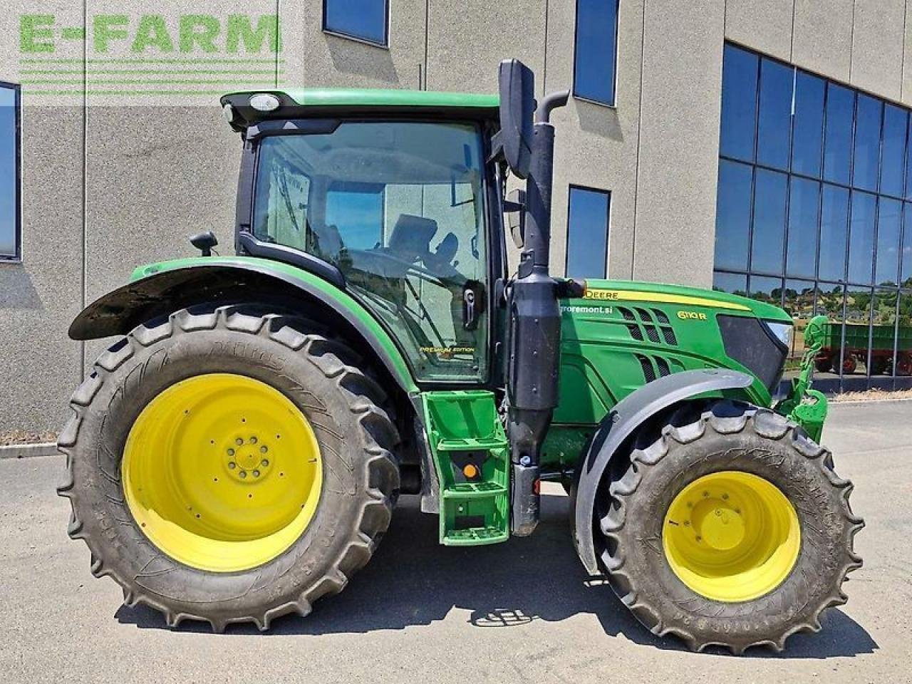 Traktor van het type John Deere 6110r, Gebrauchtmaschine in SV. TROJIC (Foto 5)