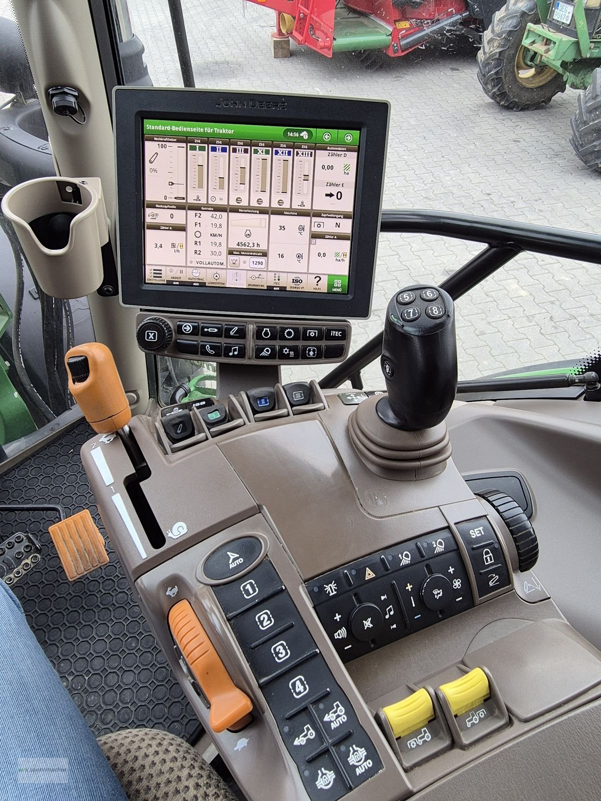 Traktor typu John Deere 6110R, Gebrauchtmaschine v Auerbach (Obrázek 16)